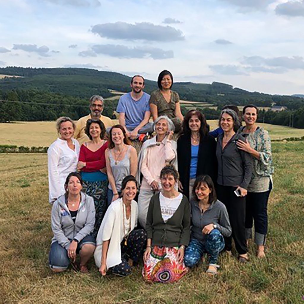 participants à un stage de yoga